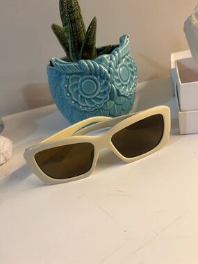 Brand new Jacquemus Cream Rectangular Women's Sunglasses with Brown Lenses